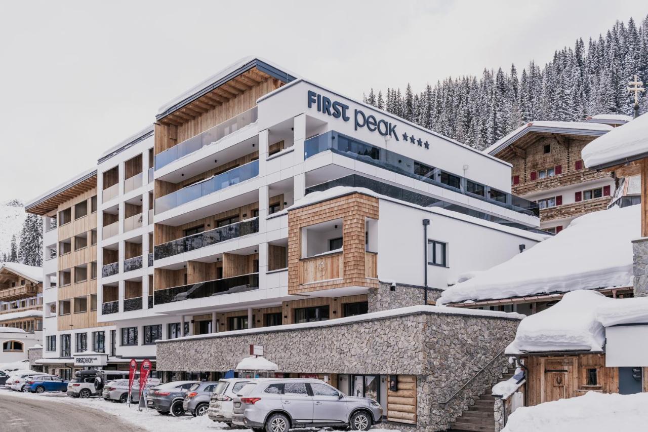 Firstpeak Hotel