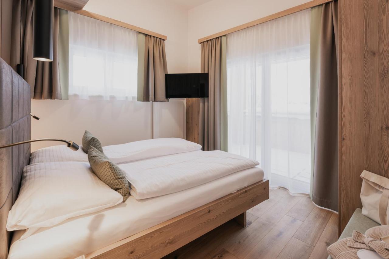Firstpeak Hotel