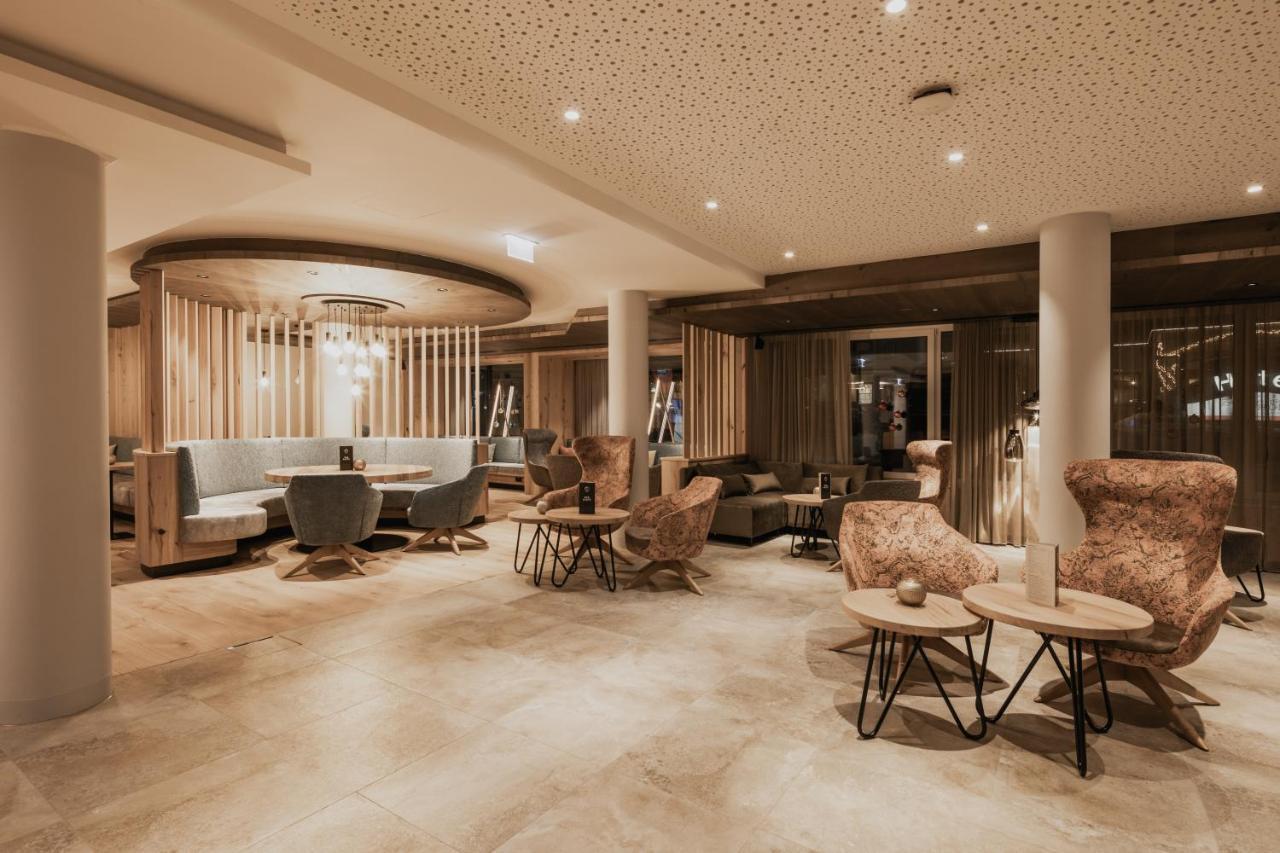Firstpeak Hotel 4*